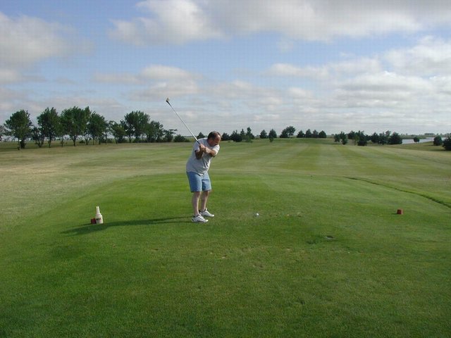 2004/07(July)/06(Golf-Fish-Lake)/640x480_2004-07-30 08-17-55.JPG